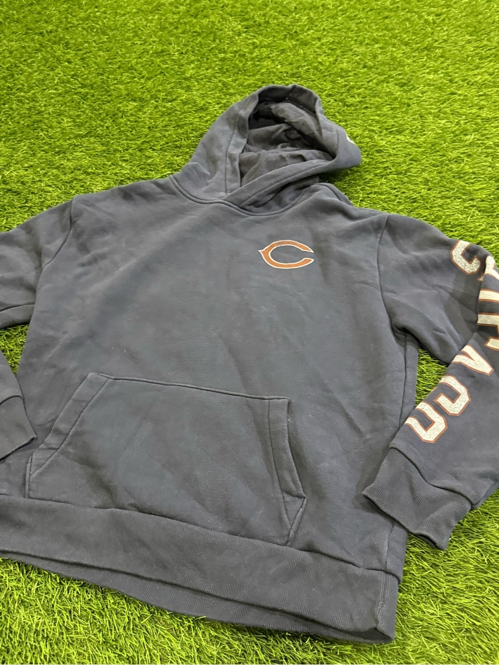 NFL Team Apparel - Chicago Bears Football - Hooded Pullover Sweatshirt - Picture 2 of 5